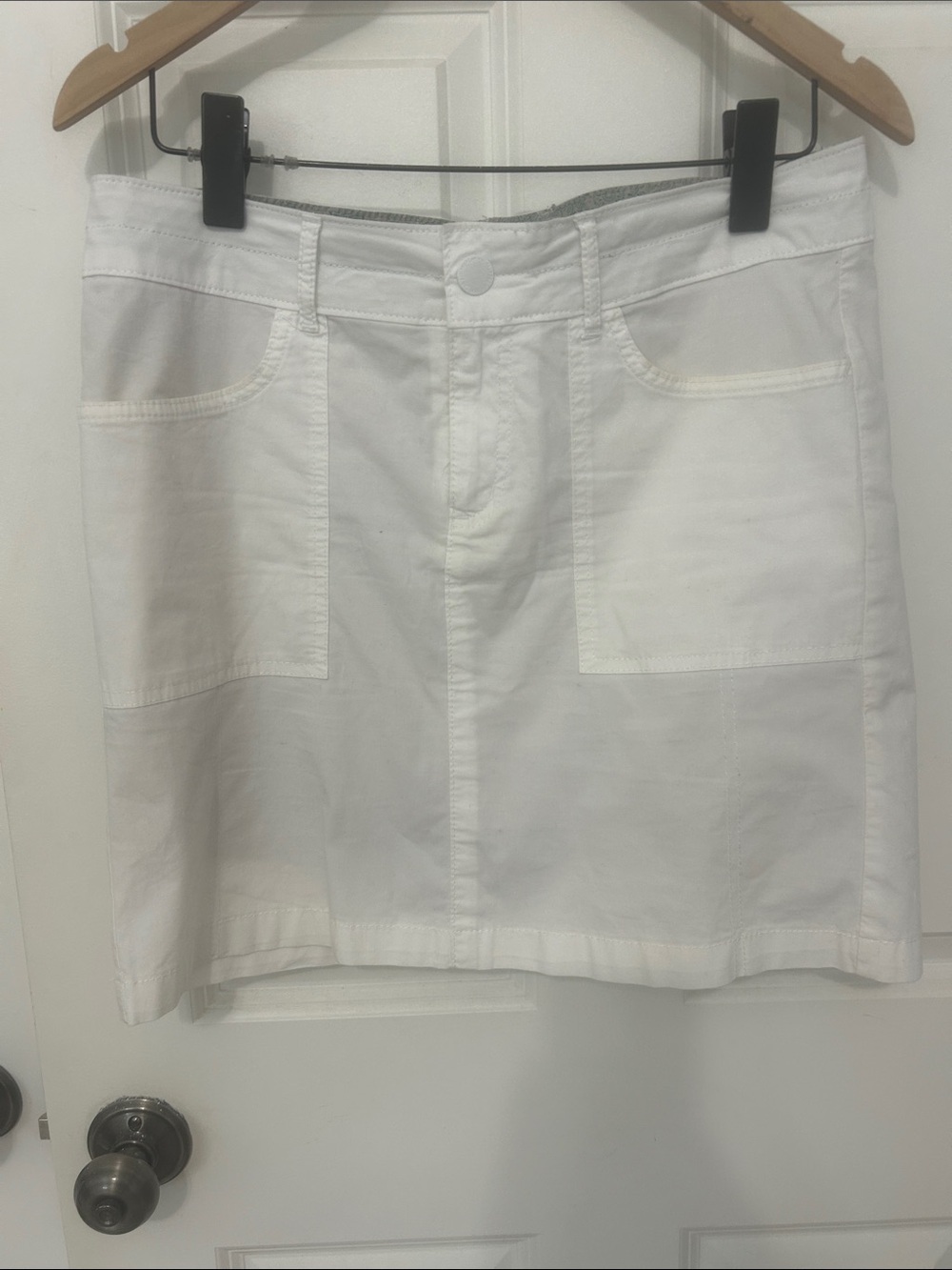 Lee Straight Fit Mini Skirt size 8 white cotton blend summer skirt